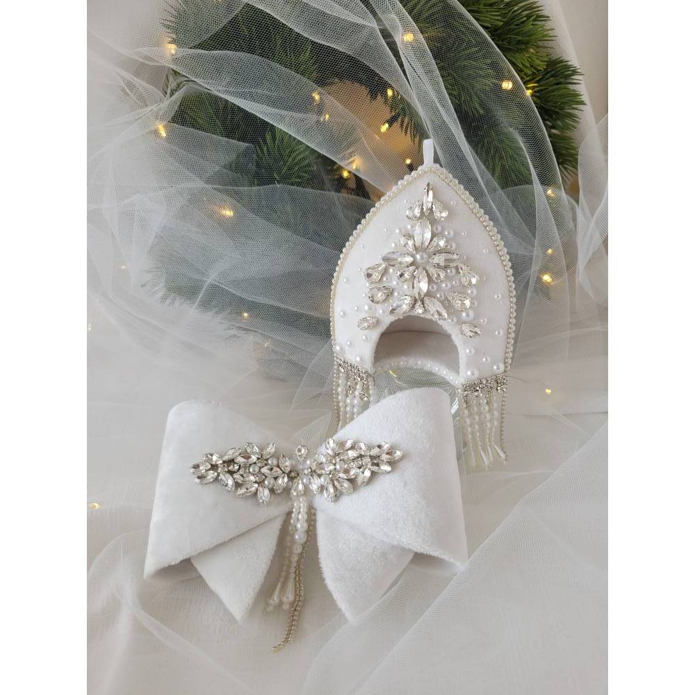 Christbaumschmuck Samtschleife Kokoschnik weiß Kristalle Perlen Weihnachtsdeko Weihnachtsgeschenk Tannenbaumschmuck