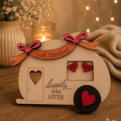 Just Married Wohnwagen aus Holz – Romantische Hochzeitsdeko & Geschenk für Brautpaare