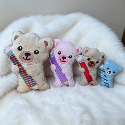 Stickdatei Schulkind Teddy Bruno mit Bleistift  In the Hoop Set 2698c – Maschinenstickerei von Design-by-Jasmina