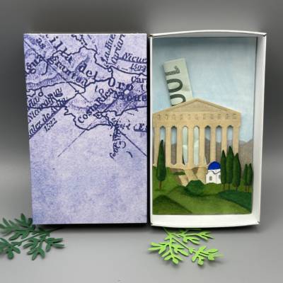 Geschenkbox im Griechenland-Design mit antikem Tempel