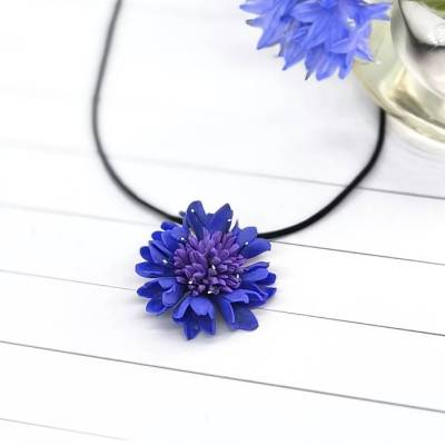 Blaue Kornblumen Halskette Polymer Clay realistischer Blumen Anhänger an Nylonband oder Kette