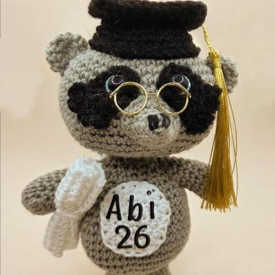Gehäkelter Waschbär Walt (16 cm) | Hochwertiges Amigurumi aus Baumwolle | Handgefertigt als Geschenk und Dekoration
