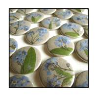 Vergissmeinnicht, getrocknete Blüten auf Button oder Magnet, 25mm, handgemacht
