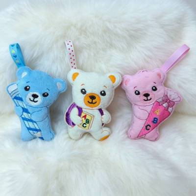 Stickdatei Schulkind Teddy Bruno als Taschenbaumler  In the Hoop Set 2698d Mit Schultüte, Ranzen und Buntstift
