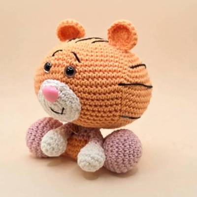 Gehäkelter Tiger Tassilo (12 cm) | Hochwertiges Amigurumi aus Baumwolle | Handgefertigt als Geschenk und Dekoration