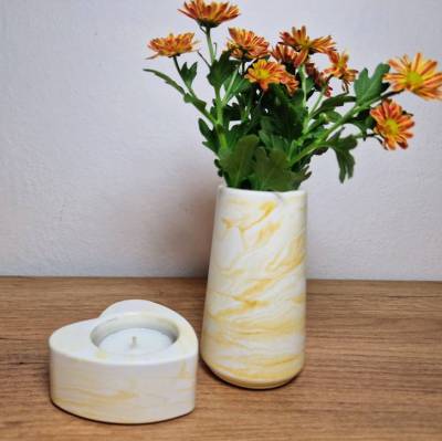 Handgefertigtes Deko-Set Sonnen-Gelb aus Raysin 200: Vase (10cm, wasserfest) & Herz-Teelichthalter – Unikat mit Versiegelung