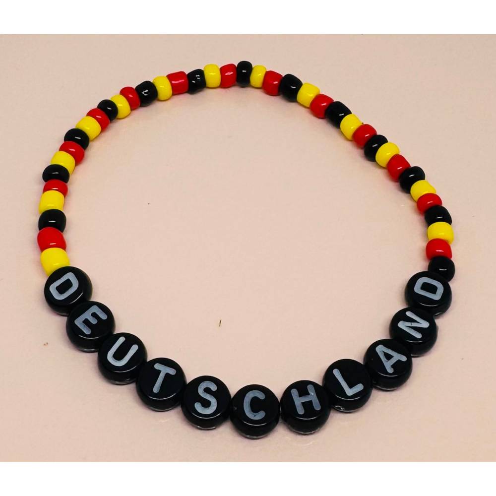 Deutschland Fan-Armband personalisiert – WM & EM Armband mit Wunschtext Handgefertigtes Perlenarmband Bild 2