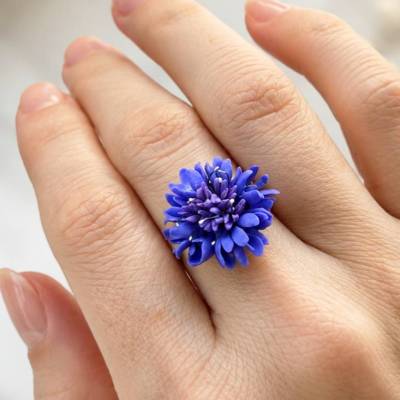 Blauer Kornblumen Ring Polymer Clay verstellbar handgefertigter Blumenring