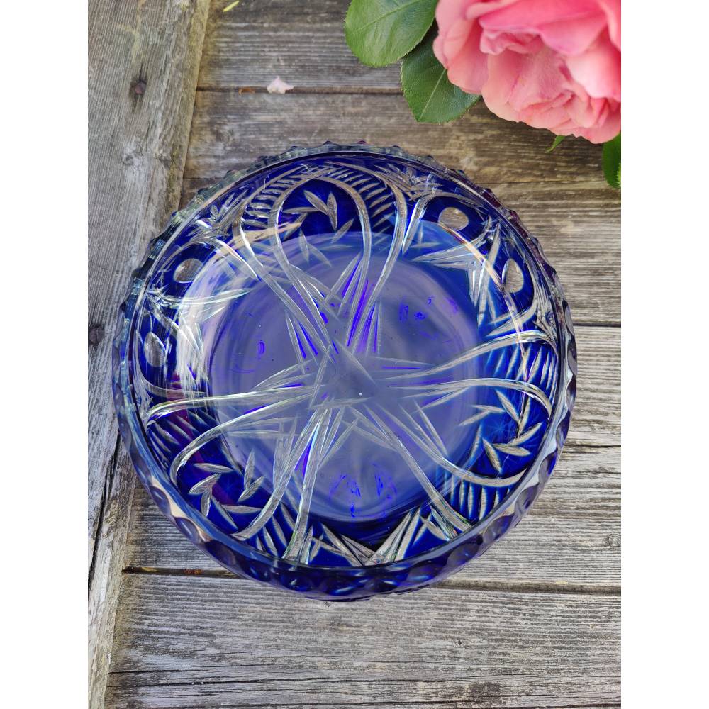 Vintage blaue Kristalglas Schale, blaues Überfangglas geschliffen