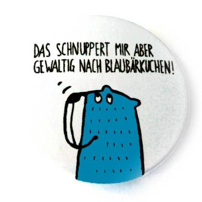 Blaubärkuchen auf Button, Magnet, Taschenspiegel, Flaschenöffner, handgemacht.
