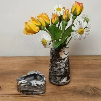 Handgefertigtes Raysin 200 Set: Marmorierte Vase (10cm, wasserdicht) & Herz-Teelichthalter – Möbelschutz & Unikate