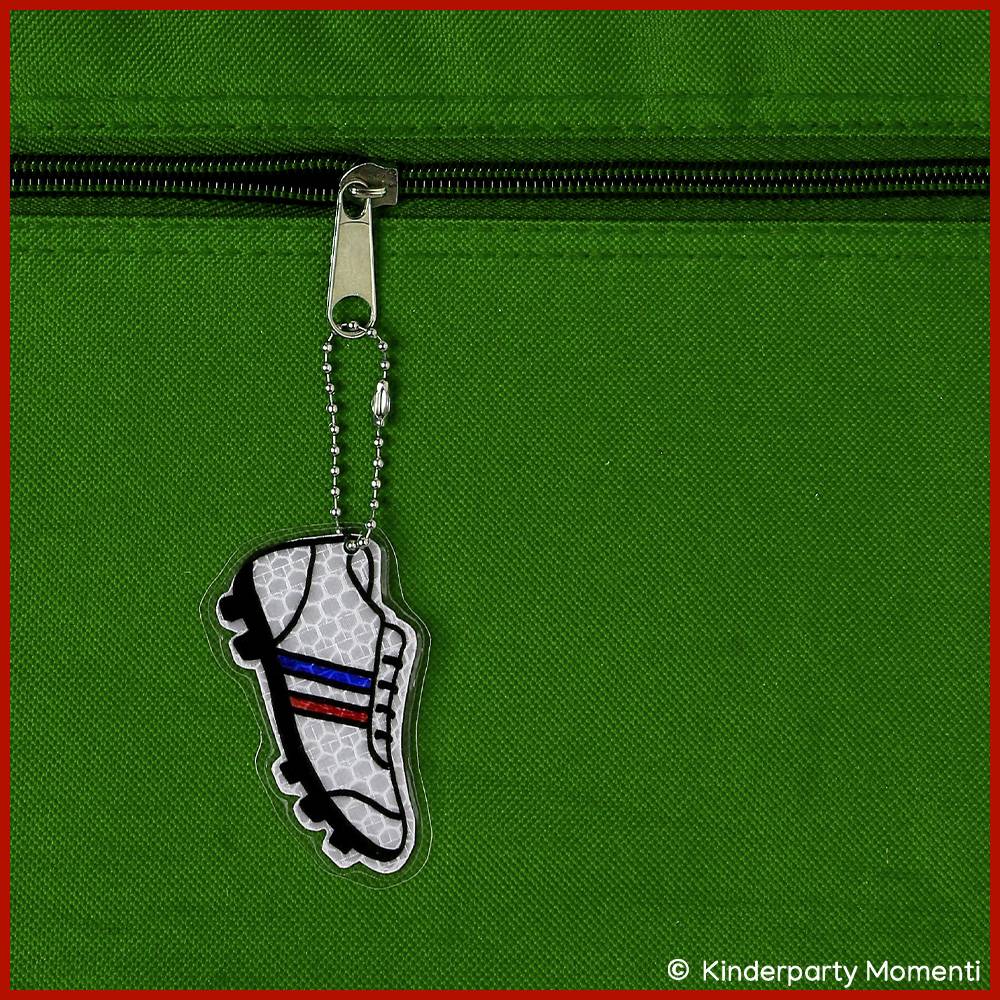Bastelvorlagen für Reflektor Anhänger mit Fußball Motiven Bild 5