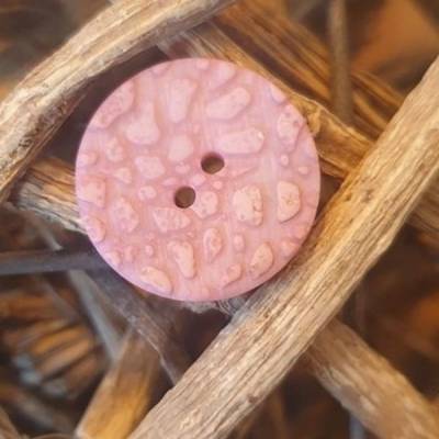 Knopf 18mm Polyester Steinoptik rosa