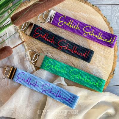 Schlüsselanhänger „Endlich Schulkind“ mit Name | Personalisiertes Geschenk Schulanfang Einschulung Schulkind