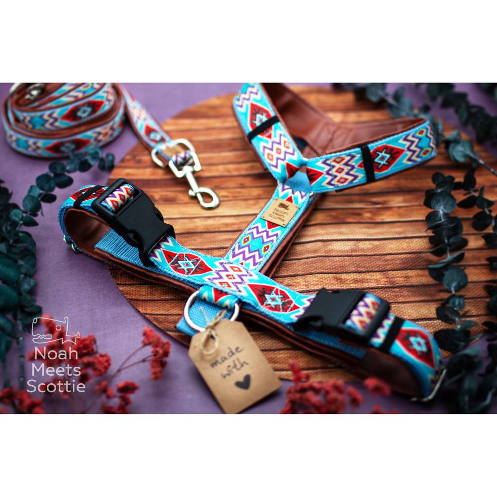 Hundegeschirr CALYPSO Aztekenmuster – Boho Hundegeschirr mit Ethno Muster in Türkis, Rot und Lila