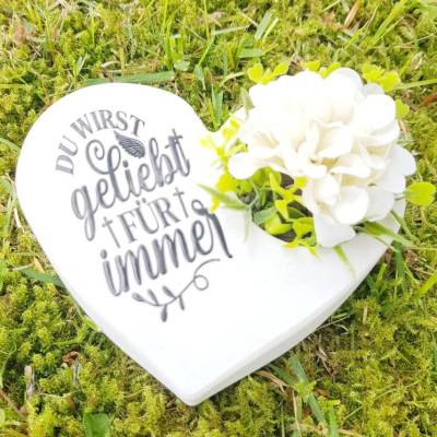 Grabherz aus Beton mit Schriftzug und Rose Grabschmuck Trauer Grabgesteck Herz