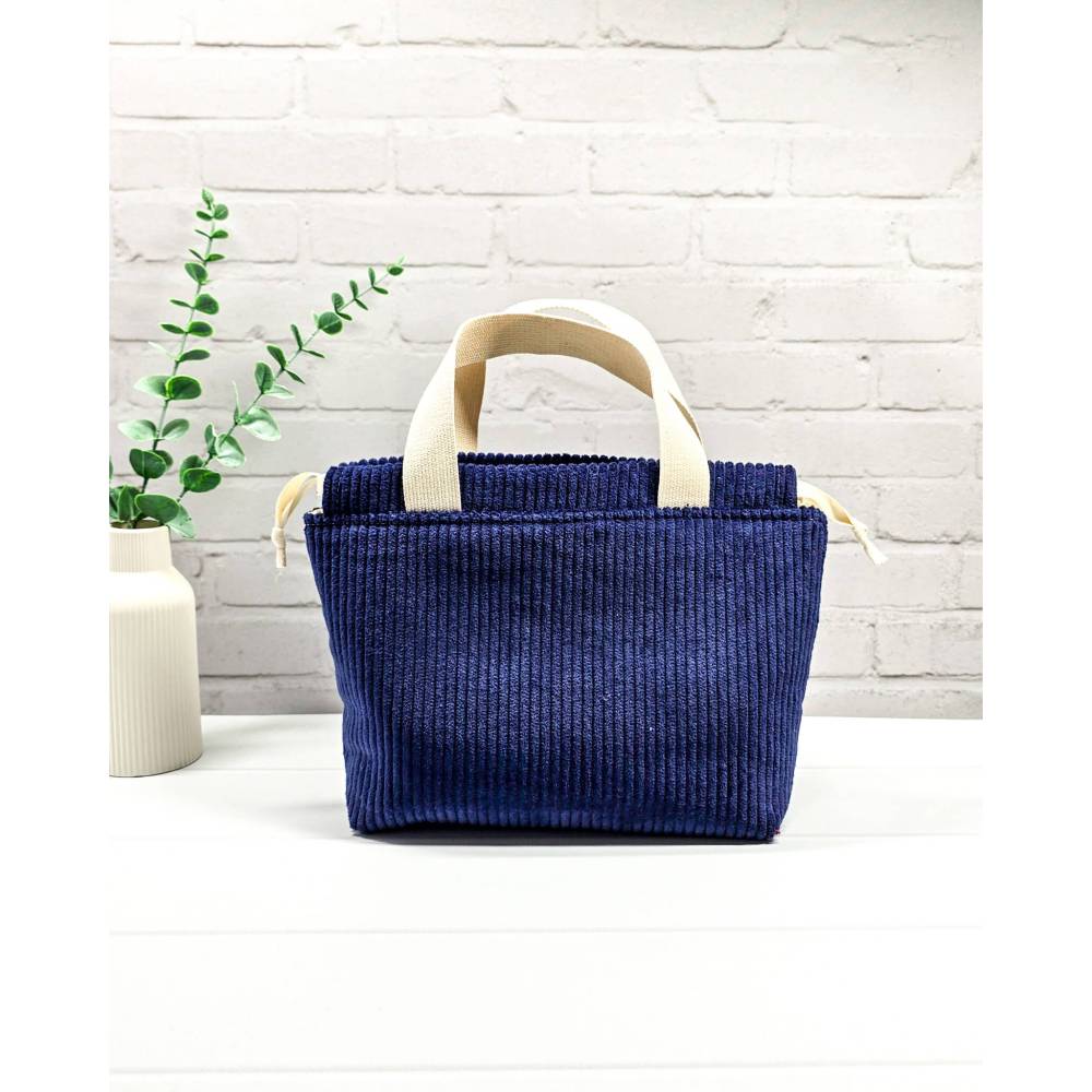 Projekttasche Cord Dunkelblau | Handarbeitsbeutel für 2 Knäuel Wolle | Socken-Stricktasche mit Tragehenkeln Bild 1