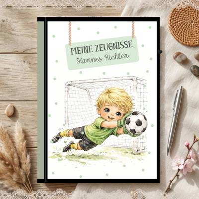 Süße Zeugnismappe für Jungs | Personalisiert | Fußball - Motiv | Einschulung & Schulanfang Geschenk | 26-32