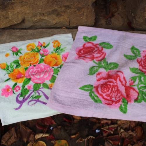 2 Vintage Waschlappen Rosendekor 70er Jahre Made in Thailand