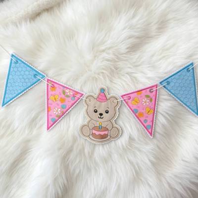 Stickdatei Teddy mit Kuchen und Wimpel In the Hoop Set 26109 – Maschinenstickerei von Design-by-Jasmina