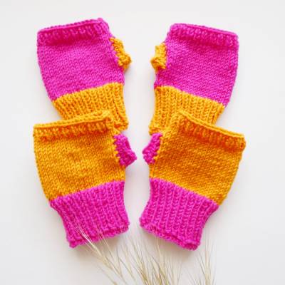 Gestrickte Handstulpen mit Daumenloch Baby/Kleinkind nach Farbwahl in Gr. 2 ,1 Paar Armstulpen,Pulswärmer,Wollstulpen
