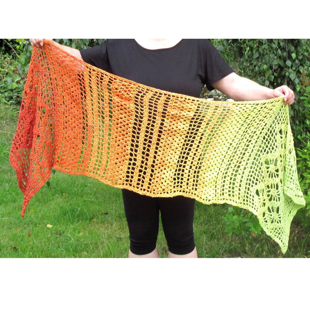 Laceschal gehäkelt Blütenmuster – Kratzfreies Sommertuch mit Farbverlauf, Handarbeit, 1,90 m x 65 cm Bild 3