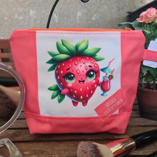 Kosmetiktasche Erdbeere süß | Schminktasche rot | Kulturbeutel handmade | Make-up Tasche mit lustigem Frucht Motiv