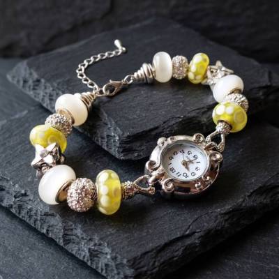 Armbanduhr Damenuhr Perlenuhr in Weiß-Pistazie mit Modulperlen und Verlängerung