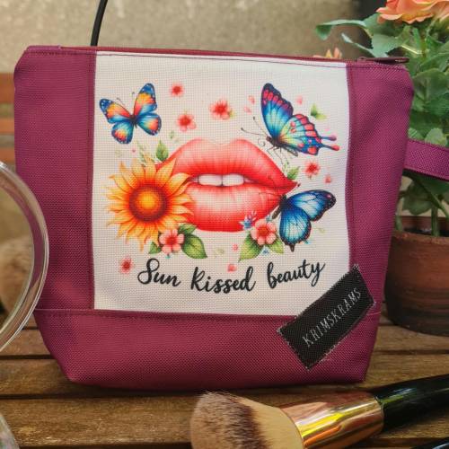 Kosmetiktasche, Sun Kissed Beauty – Kulturbeutel Sommerliche Waschtasche mit Lippen & Schmetterlingen