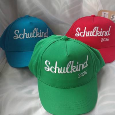 Kids´ Cap bestickt mit Schulkind 2026 – vorgeformter Schirm & Klettverschluss