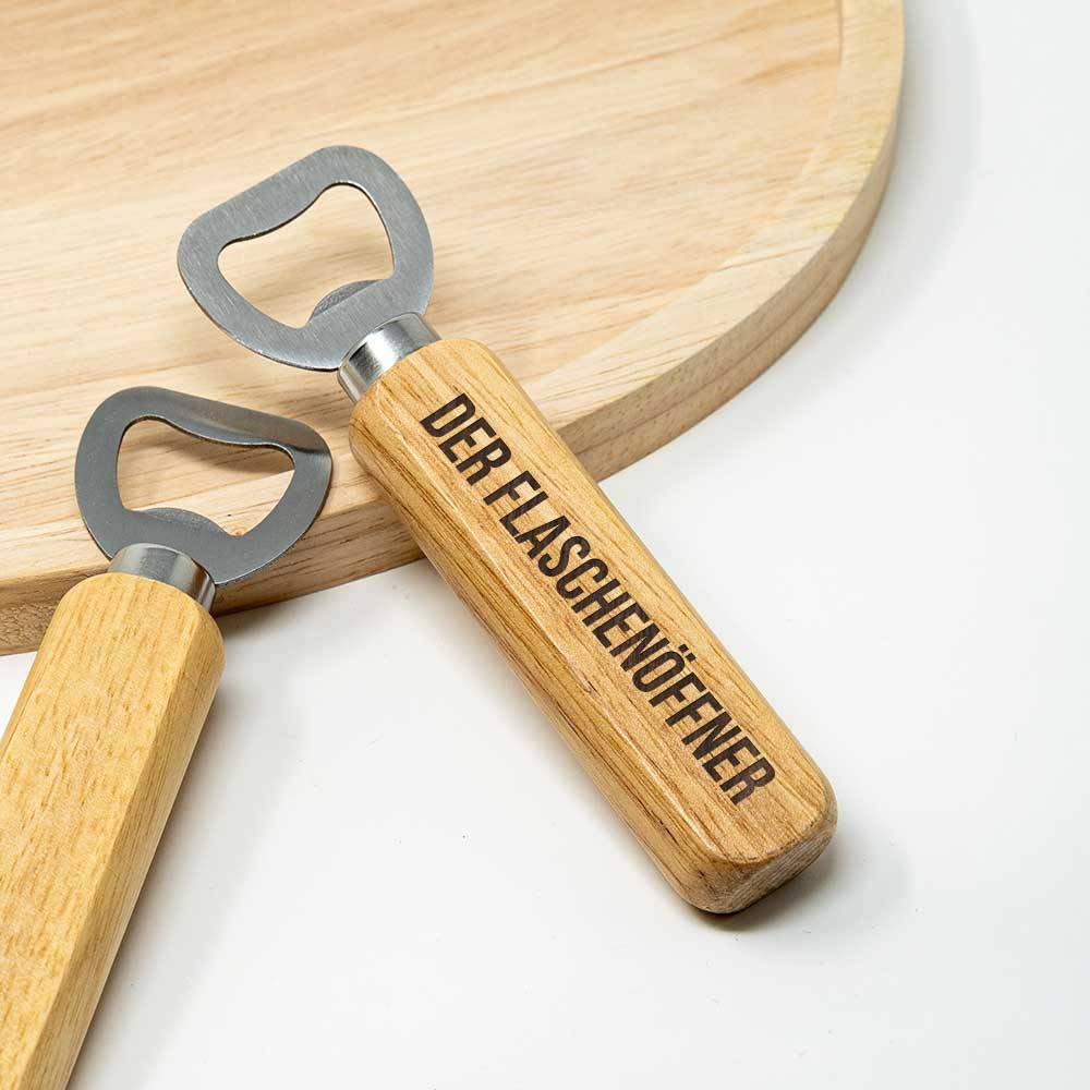 Holz Flaschenöffner mit lustige Gravur | Der Flaschenöffner