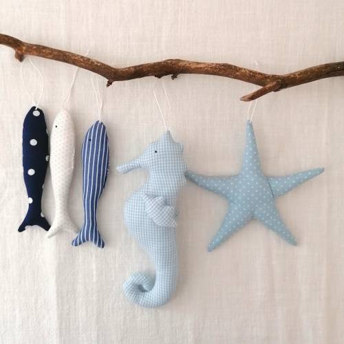 Seestern, Seepferdchen und 3 Fische aus Stoff in blau und weiß für die Sommerdeko - maritime Deko im Bad und Küchendeko