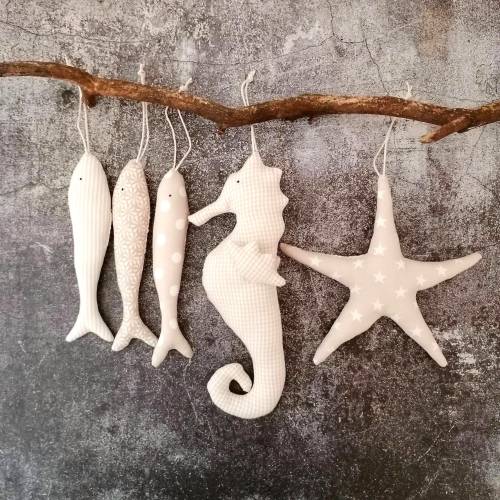 Fische, Seestern und Seepferdchen für die Stranddeko - maritimes Deko Set 5-teilig - Badezimmer Deko beige - Strand Deko