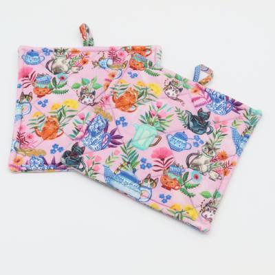 2er Set Topflappen Baumwolle 19x19 cm Thermolam Hitzeschutz Küche Untersetzer Geschenk Hellrosa Katzen Teekannen Motiv