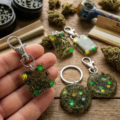 Schlüsselanhänger mit echter Hanfblüte – Handgefertigter Cannabis Schmuck aus Edelstahl | 420 Geschenkidee