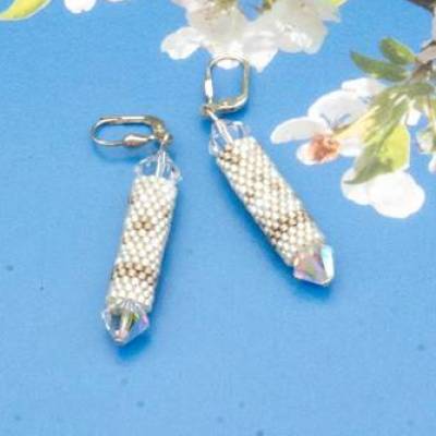 Boho Ohrringe weiß, Geburtstag, Ohrhänger, Glasperlenschmuck, Geschenkidee, Unisex, tribal, gothic, handgemacht Unikat