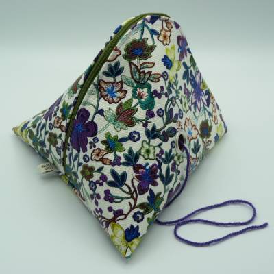 Wolldiener, Wolltasche, Wollutensilo, Projekttasche, Wollpyramide, Ordnungstasche, Strickbeutel