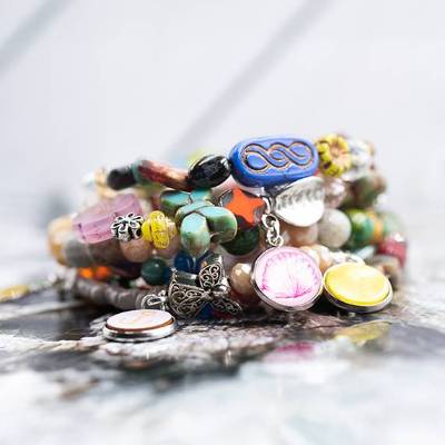 Buntes Perlenarmband Set, hippie Schmuck stapelbar, handgemacht Unikat bohemian Bettelarmband, Geschenkidee Weihnachten