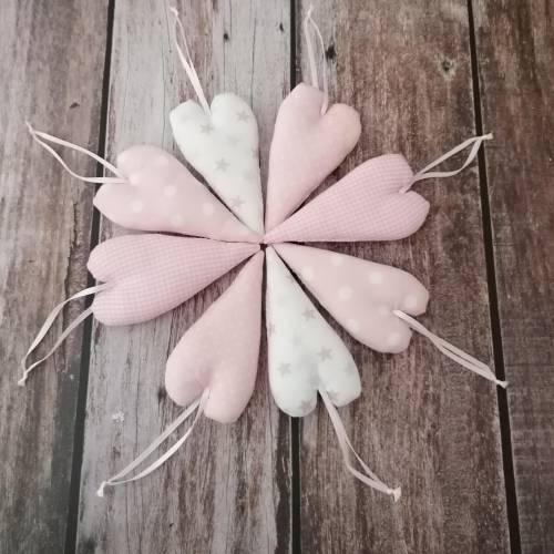 Stoffherzen rosa weiß Set, 8 handgenähte Herzen, Landhaus Deko, romantische Hängedeko, Shabby Chic