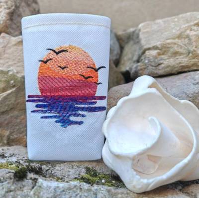 Stickdatei Sonnenuntergang am Meer – Maritimes Stickmotiv 10x10cm für Sommerfeeling