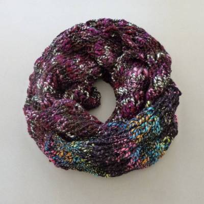 Schicker Loopschal 2-fach, bordeaux, schwarz und bunt, mit der Hand gestrickt, Schlauchschal, handgestrickter Rundschal