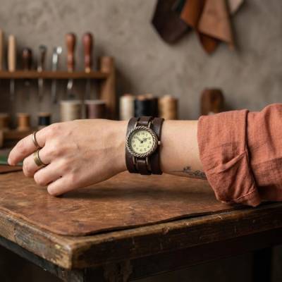 Vintage Wickeluhr Damen – Lederarmbanduhr, Wechselband, Farbauswahl