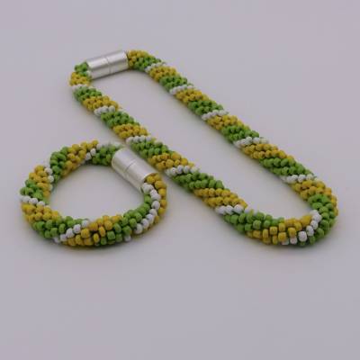 Schmuckset gehäkelt Unikat – Kette & Armband gelb grün weiß, Glasperlen, handgefertigt, 48+21 cm