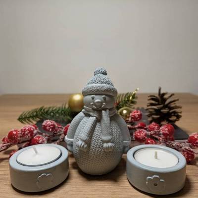 Winterliches Geschenkset Schneemann 10cm – Handgemachte Deko aus Raysin 200, 2x Teelichthalter, Pastellblau