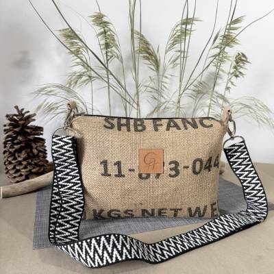 Kleine Umhängetasche aus Kaffeesack