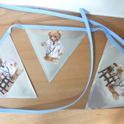 Wimpelgirlande Arzt-Teddy, Upcycling, Dekoration Kinderzimmer, Krankenzimmer Aufmunterung