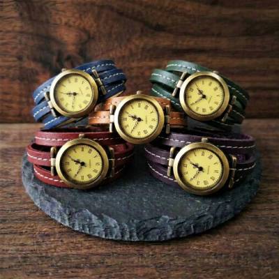 Wickeluhr Vintage aus Leder – Dreifach gewickelte Armbanduhr mit echtem Lederarmband
