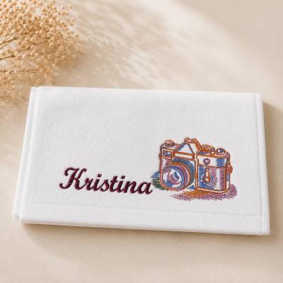 Personalisiertes Gästehandtuch 30 × 50 cm | Bestickt mit Wunschname & Kamera-Motiv | Geschenk für Fotografen