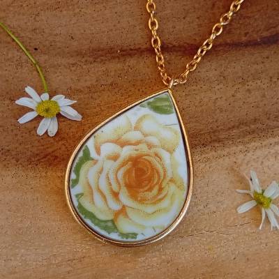 Kette Amulett handarbeit Porzellan Vintage
