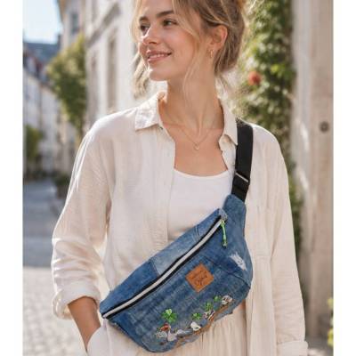 Crossbodybag "Tasche voll Glück" aus Jeans mit Stickerei